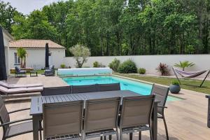 Sejours chez l'habitant Chambre au calme ocean lac foret avec piscine au sel et spa : photos des chambres