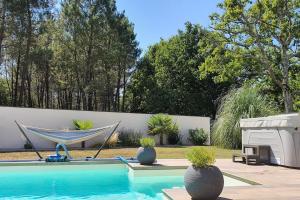 Sejours chez l'habitant Chambre au calme ocean lac foret avec piscine au sel et spa : photos des chambres