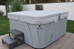 Sejours chez l'habitant Chambre au calme ocean lac foret avec piscine au sel et spa : photos des chambres