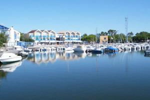 Sejours chez l'habitant Chambre au calme ocean lac foret avec piscine au sel et spa : photos des chambres