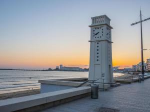 Face Océan : T3 au 9ème avec Balcon-Terrasse, Centre Plage et Ville, Tout Confort - FR-1-92-645