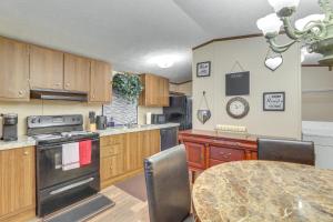 Bonneau Vacation Rental w Private Yard!