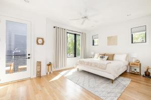 Extra Spacious 4 Bed 4.5 Bath Music Row Home