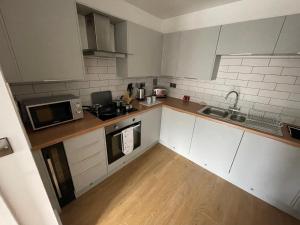 Park View I 2 Bedroom Apartment I Free Parking