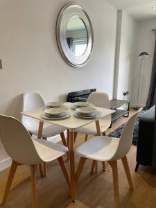 Park View I 2 Bedroom Apartment I Free Parking