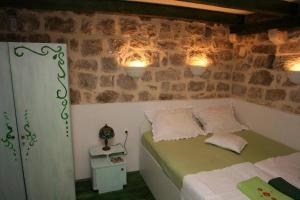 1 Bed Near Old Town - Sleeps 2 w Wifi