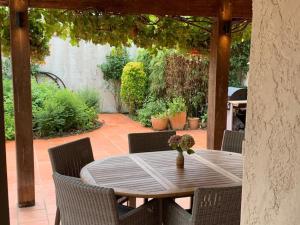 2 Bed Vineyard House - Sleeps 6 - Pets Welcome