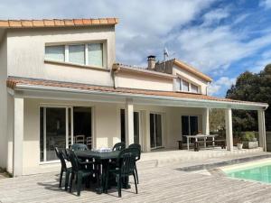 Maisons de vacances Maison Bretignolles-sur-Mer, 4 pieces, 10 personnes - FR-1-231-262 : photos des chambres