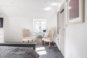 The Secret, Stylish & Spacious En Suite in Blandford Forum, Dorset