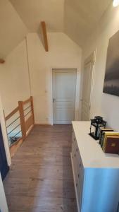 Appartements Logement avec grand balcon dans le Brionnais : photos des chambres