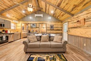 Pet-Friendly Broken Bow Cabin Near Lukfata Creek!