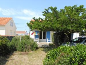 Maisons de vacances Charmante maison a 600m de la plage, 4 pers, terrasse et jardin, quartier tranquille - FR-1-540-221 : photos des chambres
