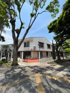 CASA HOTEL FLOR DEL VALLE - Cañaveralejo