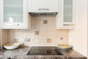 Wapping - Tobacco Docks - Modern Flat