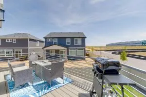 9 Mi to Airport Pet-Friendly Aurora Home with Deck - Bennett