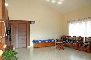 Chimneys Homestay - Full House, Near to Falls & Trek