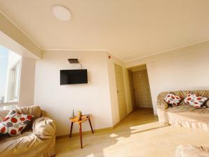 Hermosa habitación privada en edificio de estreno frente al metro