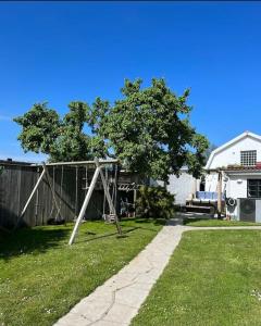 Central sommardröm Visby(AC,Jacuzzi, Bastu,Elbil)