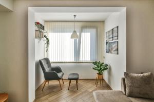 Central flat Wi-Fi & streaming