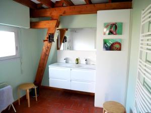 Maisons de vacances Maison familiale 8 personnes a 100m de la plage avec jardin et parking - FR-1-639-38 : photos des chambres