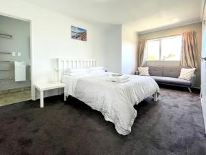 Albany Modern Private 2 bedroom 2 bathroom with Full Kitchen Netflix