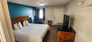 King Room room in OYO Hotel Rose's Willcox - North Haskell Ave