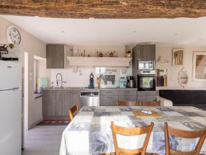 Maisons de vacances Charming Home in Molesme : photos des chambres