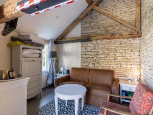 Maisons de vacances Cottage with independent studio in Molesme : photos des chambres