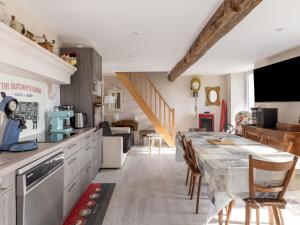 Maisons de vacances Cottage with independent studio in Molesme : photos des chambres