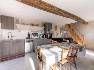 Maisons de vacances Cottage with independent studio in Molesme : photos des chambres