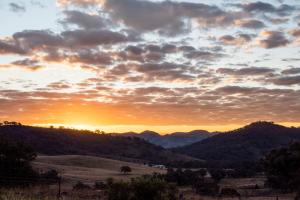 Sunstone - 2 Bed Eco Cabin - Kundalini Lodge