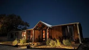 Sunstone - 2 Bed Eco Cabin - Kundalini Lodge - Grattai