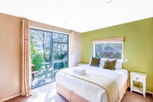 Bush House - Lake Tekapo