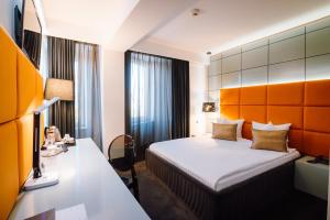 Business Double or Twin Room 4* room in Plaza V Hotel