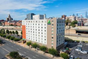 Holiday Inn Express Philadelphia Penn's Landing by IHG