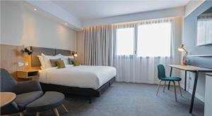 Hotels Holiday Inn Dijon Sud - Longvic, an IHG Hotel : photos des chambres