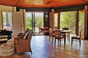 Wolvi Wonderland - Eco Escape - Curra