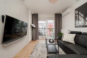 Lux Apartment with Parking, AC & Balcony on Kepa Mieszczanska by Renters Prestige