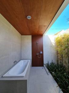 15Min to Ubud Art Market 2BR Private PoolLavilla Eight