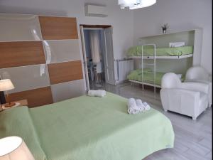 Al Teatro Verdi Luxury Apartment - Central e near the Sea