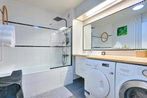 Appartements Le 44 - Appt avec jardin prive : photos des chambres
