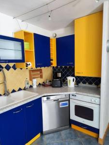 Appartements appartement rez de jardin 6 personnes cagnes sur mer 06 piscine et tennis : photos des chambres