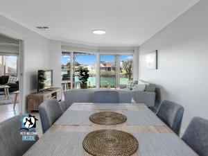 Beautiful Lake Views with Pontoon