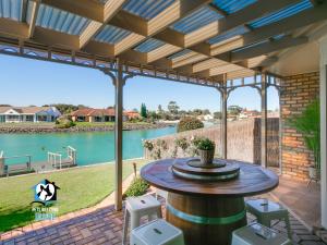 Beautiful Lake Views with Pontoon