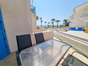 Beach Vibes Beachfront Apartment - Dhekelia Cantonment