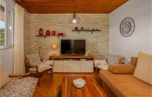 Amazing Home In Karlobag With House Sea View 
