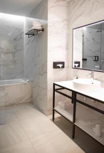 Hotels Le Grand Hotel Grenoble, BW Premier Collection by Best Western : photos des chambres