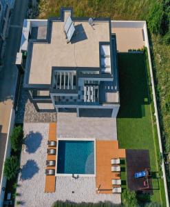 Villa Barako Prestige - 4 Bedroom Villa - Very Modern Interior - WiFi and Air Conditioning 
