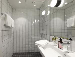 Standard Twin Room with Balcony - Pet Friendly/Non-Smoking room in TEN HOTEL Stockholm