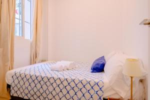 For You Rentals Encantadora vivienda de dos dormitorios en el Centro de Madrid Temporal REL100